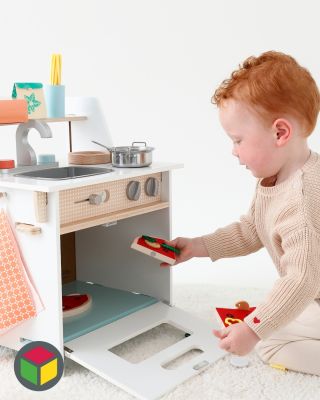 Tento kompaktní dřevěný vařič je ideální i do menších pokojíčků – rychle ho složíte bez šroubů a hra může začít! 💛 Děti si...